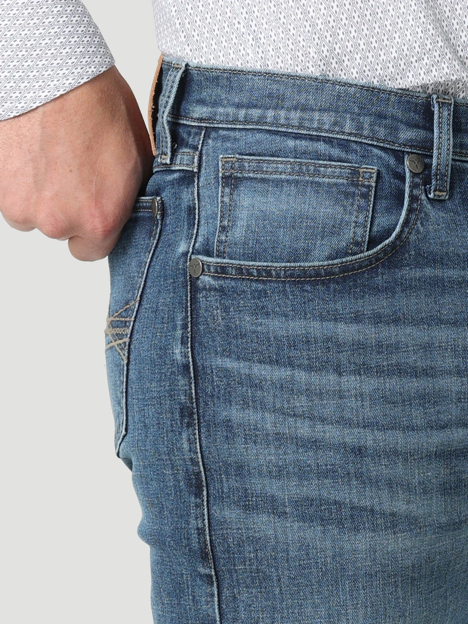 Men's Wrangler 112323415 20X®42 Vintage Trail Ride Slim Fit Boot Cut Jean (SHOP IN-STORE) 7 Men's Wrangler 112323415 20X®42 Vintage Trail Ride Slim Fit Boot Cut Jean (SHOP IN-STORE) - Image 5